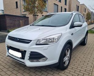 Ford Ford Kuga 4x4 Automatik Sync Edition/1-Hand/ Gebrauchtwagen