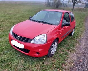 Renault Renault Clio EZ 2011 TÜV 02.2026 Garagenfahrzeug Gebrauchtwagen