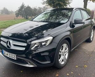 Mercedes-Benz Mercedes-Benz GLA 220 d 4MATIC DCT Urban Urban Gebrauchtwagen