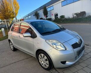 Toyota Toyota Yaris 1,0-l-VVT-i Team Klima 1 Hand Gebrauchtwagen