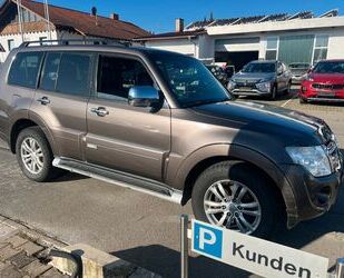 Mitsubishi Mitsubishi Pajero 3.2 DI-D Edition 30 Gebrauchtwagen