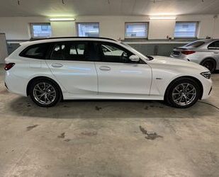 BMW BMW 320 Baureihe 3 Touring 320 e xDrive Advantage Gebrauchtwagen