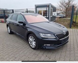 Skoda Skoda Superb 1.6 TDI DSG Style Combi Pano Gebrauchtwagen