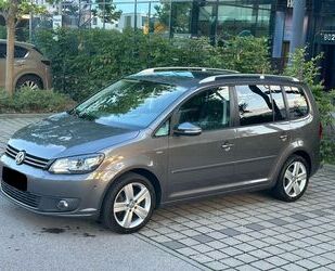 VW Volkswagen Touran 2.0 TDI DSG LIFE AHK Bi-xenon Gebrauchtwagen