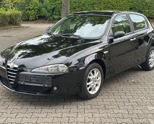 Alfa Romeo Alfa Romeo Alfa 147 1.6 16V TS Distinctive*KLIMAAU Gebrauchtwagen