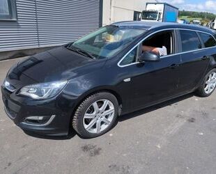 Opel Opel Astra J Sports Tourer Exklusiv Gebrauchtwagen