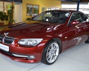 BMW BMW 330i Coupe xDrive Bi-XENON / NAVI / LEDER / PD Gebrauchtwagen