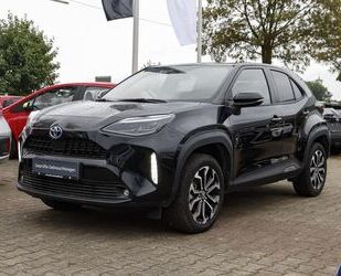 Toyota Toyota Yaris Cross 1.5 TEAM D NAVI SHZ PDC KLIMA L Gebrauchtwagen