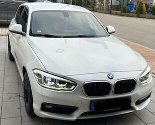 BMW BMW 118i Advantage / Navi / SHZ / Tempomat / 5-Tür Gebrauchtwagen