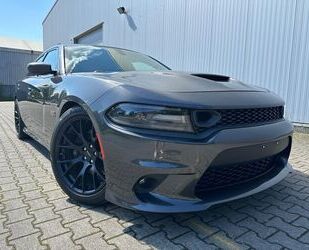 Dodge Dodge Charger 6,4 SRT Scat Pack Super Track Navi Gebrauchtwagen