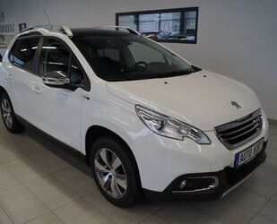 Peugeot Peugeot 2008 1,2 PureTech*Style*Pano*AHK*PDC*Navi* Gebrauchtwagen