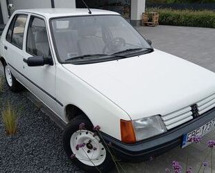 Peugeot Peugeot 205 GR Gebrauchtwagen