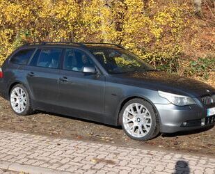 BMW BMW 523i A Touring INDIVIDUAL 19