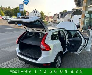 Volvo Volvo XC 60 T6 Kinetic AWD 4x4 AHK 2.Hd Sitzh. Gebrauchtwagen