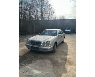 Mercedes-Benz Mercedes-Benz E 200 CLASSIC Classic Gebrauchtwagen