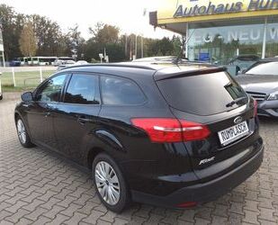 Ford Ford Focus Turnier 1,5 TDCI Business Bi-Xenon Navi Gebrauchtwagen