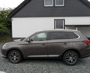 Mitsubishi Mitsubishi Outlander Plus 4WD, 1.Hand, Automatic, Gebrauchtwagen