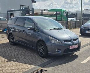 Mitsubishi Mitsubishi Grandis 2.4 Invite/NAVI/7-Sitzer Gebrauchtwagen