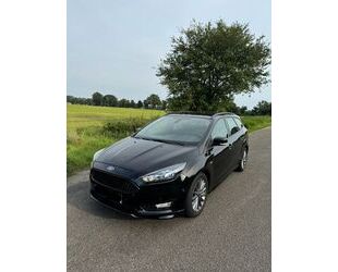 Ford Ford Focus 1,5 EcoBoost 110kW ST-Line Black Turni. Gebrauchtwagen