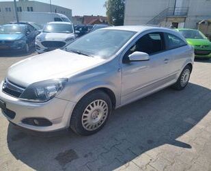 Opel Opel Astra H GTC Edition+NAVI+KLIMAAUTO+PDC+TEMPOM Gebrauchtwagen