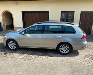 VW Volkswagen Golf 1.6 TDI DSG Variant LED,AHK,Standh Gebrauchtwagen