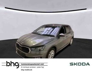 Skoda Skoda Fabia 1.0 TSI Ambition SHZ GRA NAVI PDC hint Gebrauchtwagen