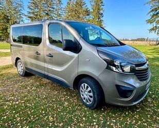 Opel Opel Vivaro L1H1 2,7t 9-Sitzer 8 fach Ber.NAVI AHK Gebrauchtwagen