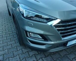 Hyundai Hyundai Tucson Premium 2WD Top Zustand Gebrauchtwagen