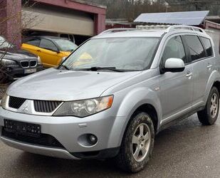 Mitsubishi Mitsubishi Outlander 2.0 DI-D/KLIMA/7-SITZ/4X4/TÜV Gebrauchtwagen