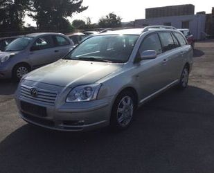 Toyota Toyota Avensis Kombi 2.0 D-4D Sol Gebrauchtwagen