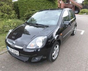 Ford Ford TÜV neu, Fiesta Ghia 1.4 16V 80 PS Klima AHK Gebrauchtwagen