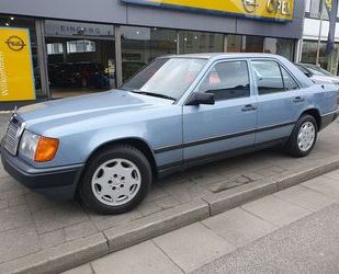 Mercedes-Benz Mercedes-Benz W124 230 E AUTOMATIK 1.Besitz OLDTIM Gebrauchtwagen