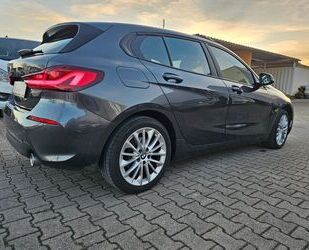 BMW BMW 118 d Advantage NAVI*LED*SPURHALTE* Gebrauchtwagen