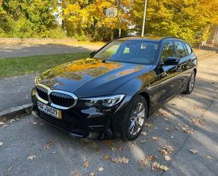 BMW BMW 320d xDrive Touring Automatic - Gebrauchtwagen