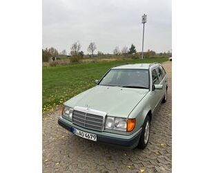 Mercedes-Benz Mercedes-Benz S124 200 E Nelkengrünmetallic Gebrauchtwagen