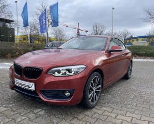 BMW BMW 220i Coupé Sport Line/LED/Kamera/Navi Bus./uva Gebrauchtwagen