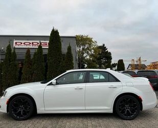 Chrysler Chrysler 300 S 5,7L Hemi Panorama/SHZ/Leder Gebrauchtwagen