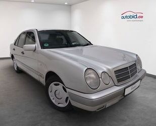 Mercedes-Benz Mercedes-Benz E 200 Klima Rentnerfahrzeug *108000K Gebrauchtwagen