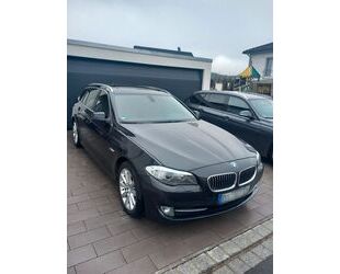 BMW BMW 530d xDrive Touring Automatik/STH/Panorama Gebrauchtwagen