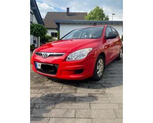 Hyundai Hyundai i30 1.6 CRDi Classic, 8-fach bereift Gebrauchtwagen