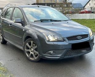 Ford Ford Focus Titanium Metallic Gebrauchtwagen