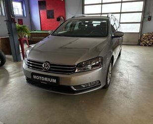 VW Volkswagen Passat Variant~Navi~SHZ~2xPDC~Top Zusta Gebrauchtwagen