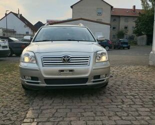 Toyota Toyota Avensis Combi Sol 2.0-l-VVT-i Sol Gebrauchtwagen