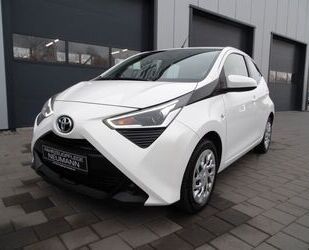 Toyota Toyota Aygo x-play KAMERA TEMP KLIMÀ MULTI SHZ Gebrauchtwagen