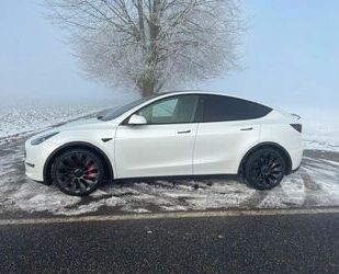 Tesla Tesla Y Performance Dual Motor AWD + AHK + MwSt au Gebrauchtwagen