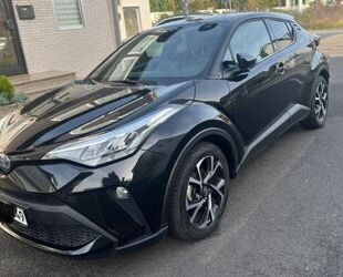 Toyota Toyota C-HR 2.0-l-VVTi Hybrid D-Team, wie neu Gebrauchtwagen