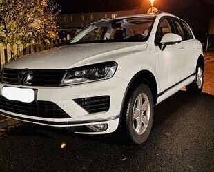 VW Volkswagen Touareg 3.0 V6 TDI 4x4 2.Hd. Scheckheft Gebrauchtwagen