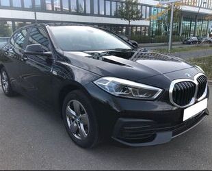 BMW BMW 118i 1.Hand;LED;Navi;PDC;Spurhalteas.;Automati Gebrauchtwagen