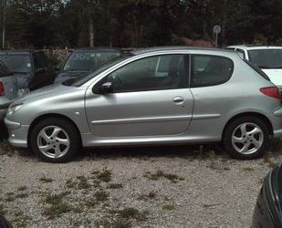 Peugeot Peugeot 206 110 Premium D4+ALU+EFH+Leder Gebrauchtwagen