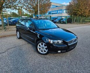 Volvo Volvo V50 Kombi 2.4 Momentum LPG GAS-AHK-KLIMA-TÜV Gebrauchtwagen